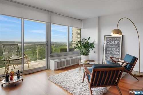 1 Claridge Dr, Verona, NJ, 07044-3010 | Card Image