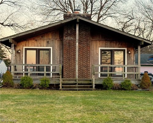 9090 Headlands Rd, Mentor, OH, 44060-1106 | Card Image