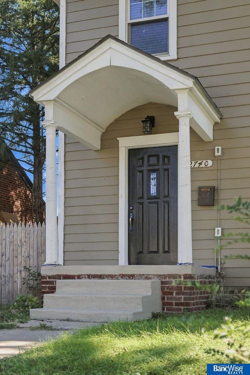 2740 S 13th St, Lincoln, NE, 68502-3614 | Card Image