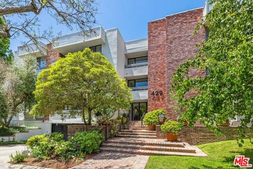 apt-203-429 N Oakhurst Dr, Beverly Hills, CA, 90210-3916 | Card Image