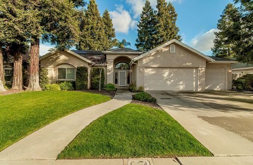 440 S Redwood Drive, Reedley, CA, 93654 | Card Image