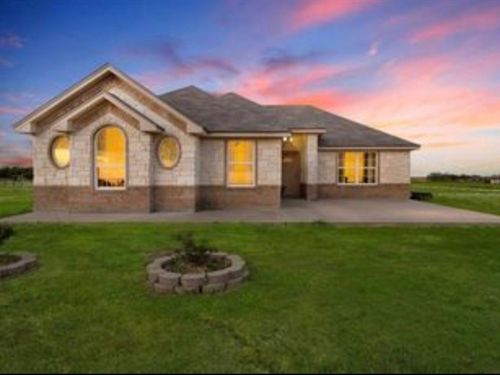 704 Camino Del Rosas, Woodway, TX, 76712-9209 | Card Image