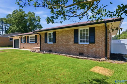 1623 Primrose Dr Sw, Decatur, AL, 35601-4613 | Card Image