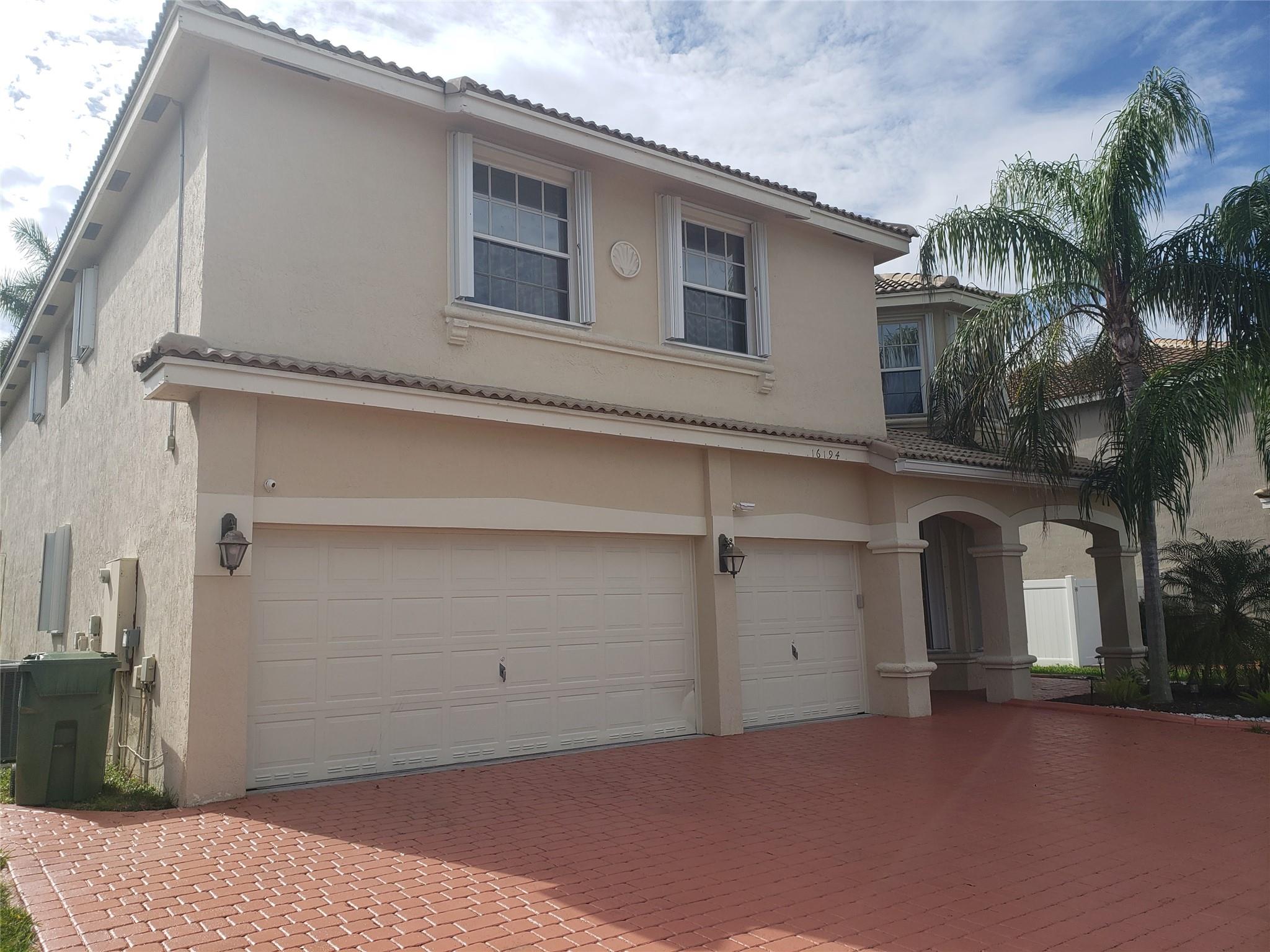 16194 Sw 14th St Room For Rent, For Rent in Pembroke Pines Zoocasa