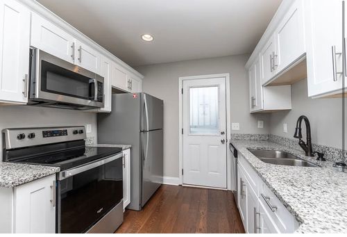 908 25th Ave N, Nashville, TN, 37208-3223 | Card Image