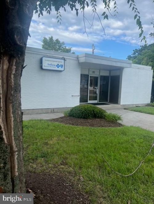 840 N Commerce Ave, FRONT ROYAL, VA, 22630-3422 | Card Image