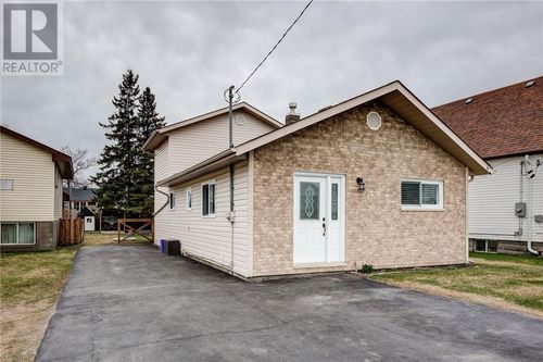 17 Coulson St, Capreol, ON, P0M1H0 | Card Image