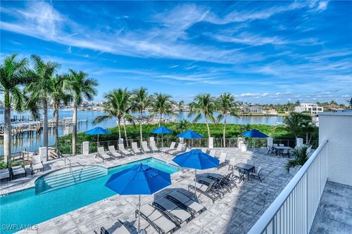 apt-305-400 Flagship Dr, NAPLES, FL, 34108-2391 | Card Image