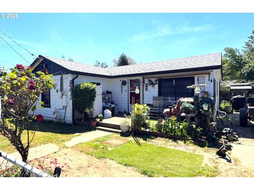 844 Ne Johnson St, Myrtle Creek, OR, 97457-9017 | Card Image