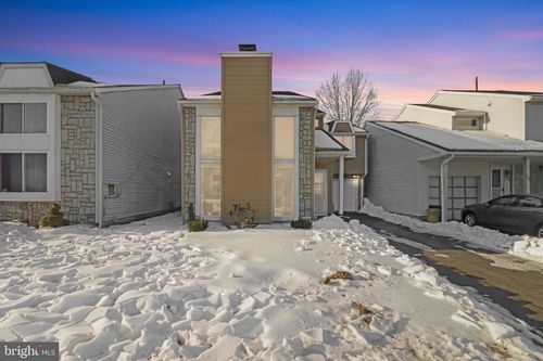 98 Winchester Dr, East Windsor, NJ, 08520-2609 | Card Image