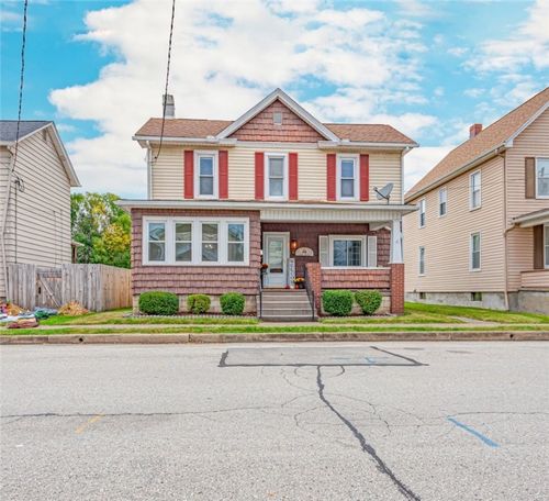 214 Loyalhanna Ave, Latrobe, PA, 15650-1724 | Card Image