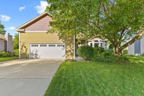 233 Woodridge Ln, Lino Lakes, MN, 55014-5482 | Card Image