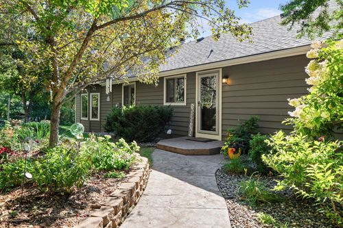 20470 Enfield Ave N, Forest Lake, MN, 55025-8124 | Card Image