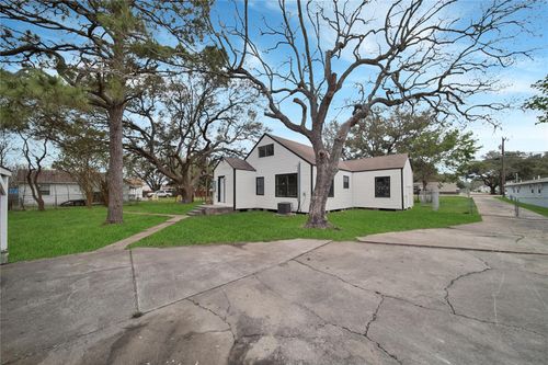 1623 Main St, La Marque, TX, 77568-5639 | Card Image