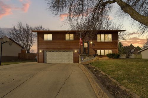 530 Cindy Ln, Owatonna, MN, 55060-2718 | Card Image