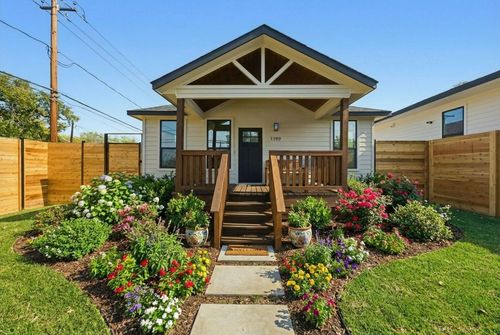 1199 Coleto St, Austin, TX, 78702-1735 | Card Image