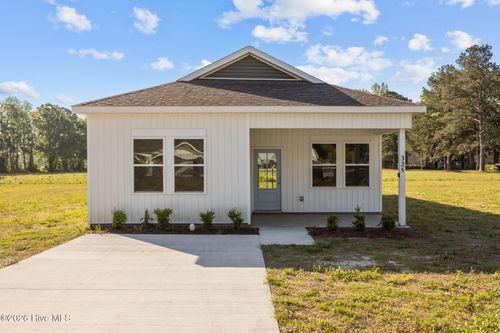 325 Buck Ln, Vanceboro, NC, 28586-8805 | Card Image