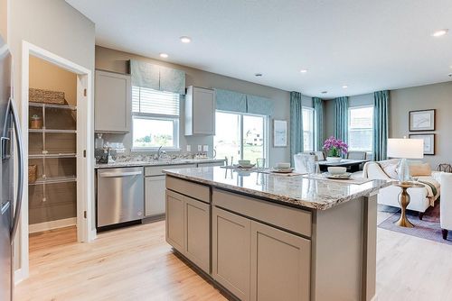 612 Goldenrod Trail, Waconia, MN, 55387 | Card Image