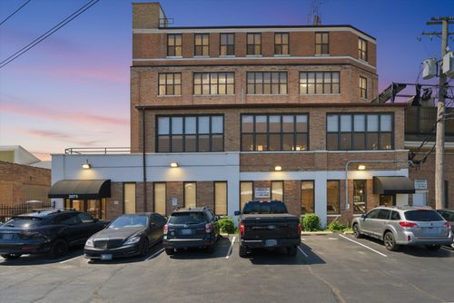 303-2675 W Grand Ave, Chicago, IL, 60612-1158 | Card Image
