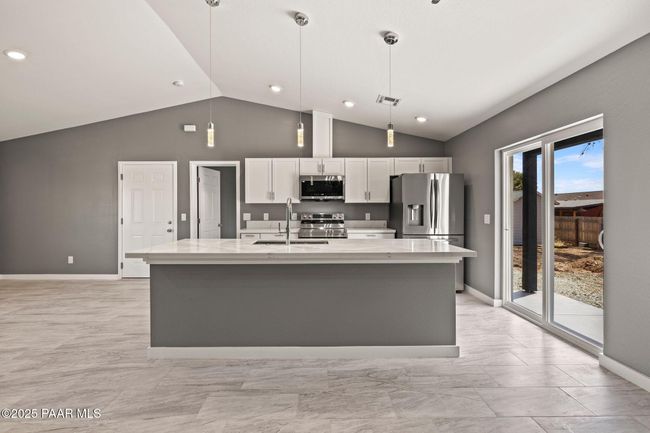 Kitchen | Image 9