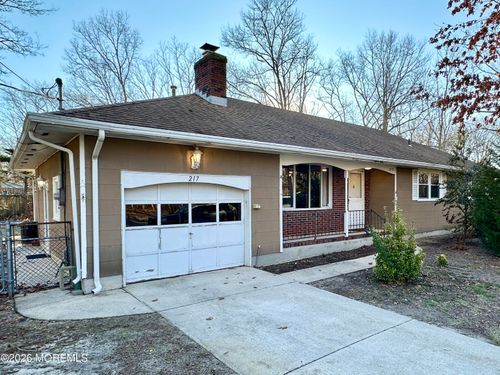 217 Wells Mills Rd, Waretown, NJ, 08758-2609 | Card Image