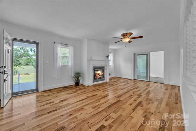 Family Room | Image 6