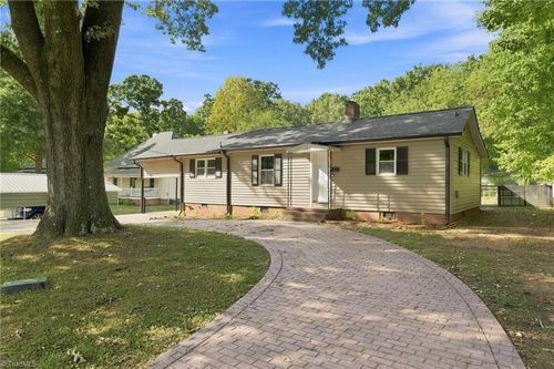 102 E Cardwell St, Madison, NC, 27025-1702 | Card Image