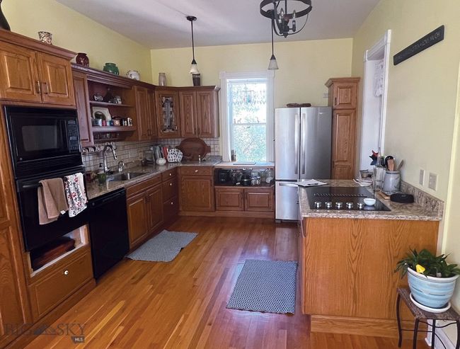 Kitchen | Image 7