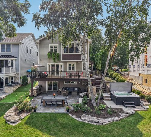 W188S7634 Oak Grove Drive, Muskego, WI, 53150 | Card Image