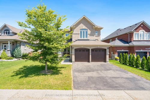 33 Pearl St, Wasaga Beach, ON, L9Z0G9 | Card Image
