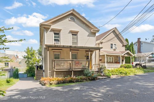 3 Maiden Ln, Chatham, NY, 12037-1147 | Card Image