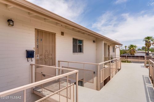apt-j213-1470 S Palo Verde Ave, Tucson, AZ, 85713-2397 | Card Image