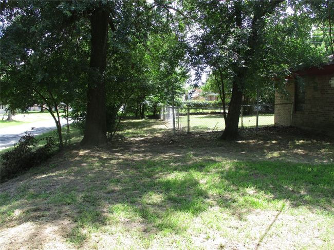 View of yard | Image 4