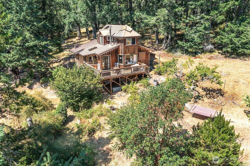 652 Hurricane Hill Rd, Orcas, WA, 98280-4003 | Card Image