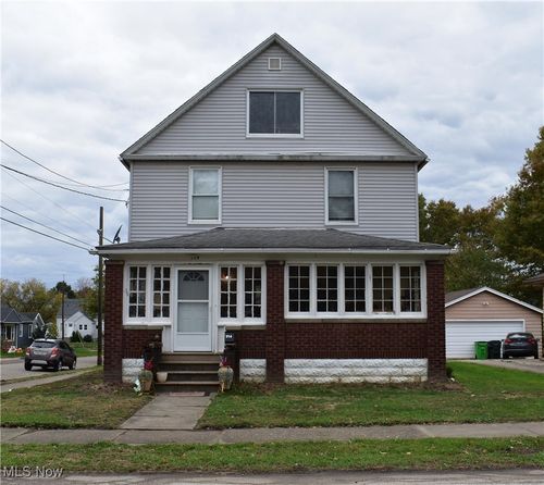714 Orchard Ave, Barberton, OH, 44203-1550 | Card Image