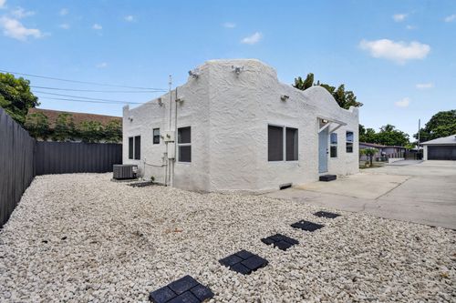1-516 Independence Rd, West Palm Beach, FL, 33405-3614 | Card Image