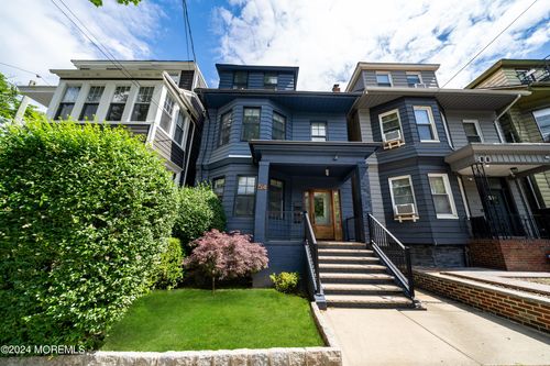 54 Highwood Ter, Weehawken, NJ, 07086-6524 | Card Image