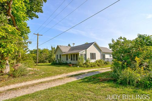 1317 68th St, South Haven, MI, 49090-9656 | Card Image