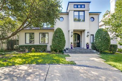 View of front of home with a front yard | Image 1