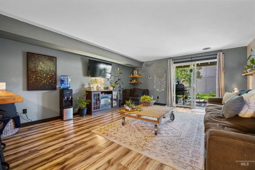 348 N Eagle Glen Ln, Eagle, ID, 83616-4940 | Card Image