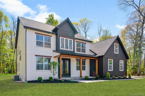 45 Maple Hill Dr, Millbrook, NY, 12545-6143 | Card Image