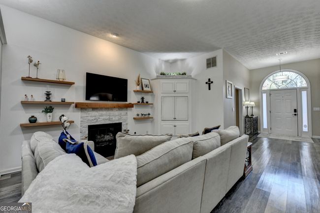 305 Morning Glen Dr, House other with 4 bedrooms, 2 bathrooms and 2 parking in Suwanee GA | Image 9