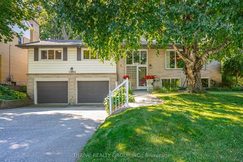 1284 Wayne Rd, London, ON, N6K2G7 | Card Image