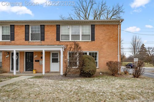 2714 W 13 Mile Rd, Royal Oak, MI, 48073-4406 | Card Image