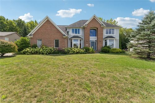 708 Dominic Dr, Cuyahoga Falls, OH, 44223-3801 | Card Image