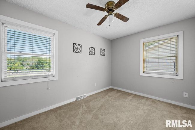 2920 E 35 Th St, House other with 4 bedrooms, 2 bathrooms and null parking in Davenport IA | Image 23