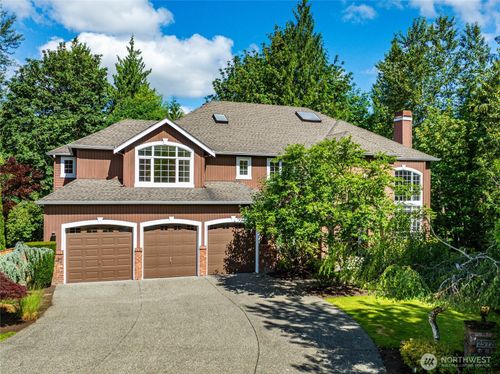 25720 Ne 4th Pl, Sammamish, WA, 98074-3410 | Card Image