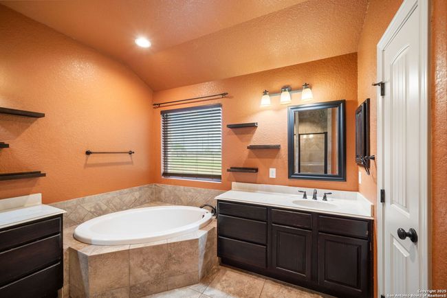 7006 Robin Hood Way, House other with 3 bedrooms, 3 bathrooms and null parking in Schertz TX | Image 20