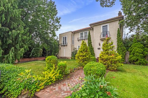 1484 164th St, Whitestone, NY, 11357-2915 | Card Image