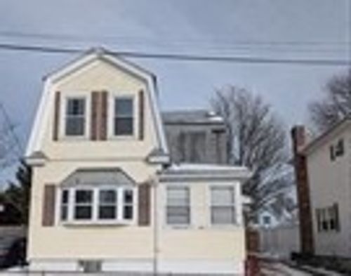 15 Dana St, Lowell, MA, 01850-1511 | Card Image